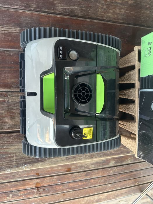 Vendo robo piscina comprado hoje