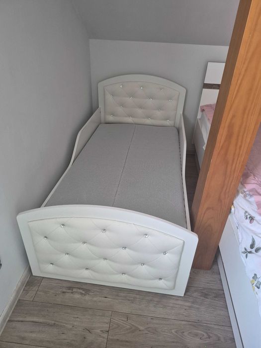 Łóżko glamour z diametami + gratie materac