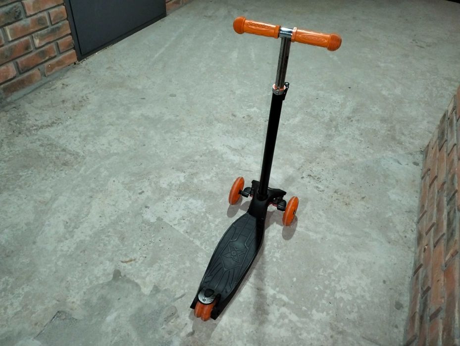 Самокат дитячий трьохколісний