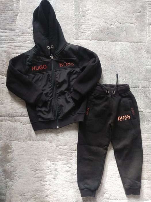 Ocieplany grupy jesienny lookboodres dziecięcy grubszy materiał Hugo