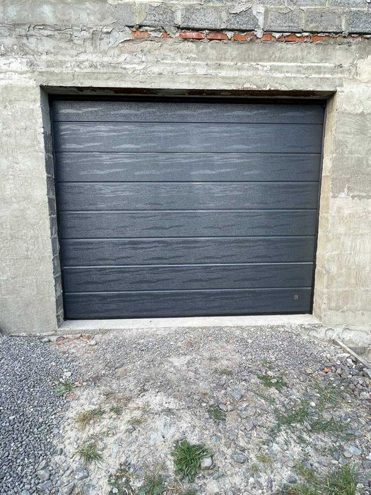 Автоматичні секційні ворота ТМ GANT  шир.3000 вис.2750 колір антрацит