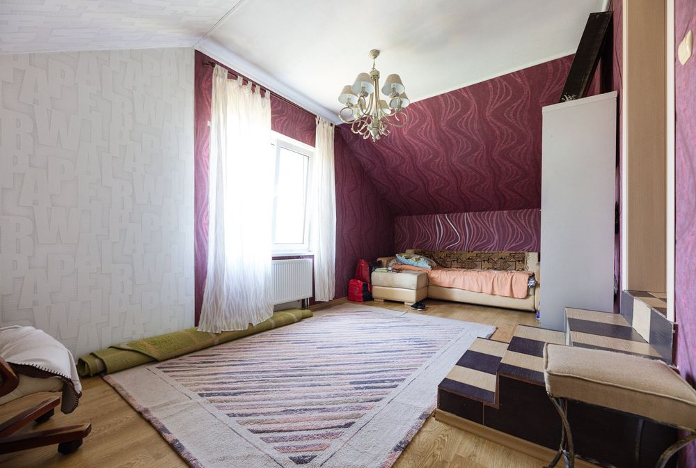 Без% Продається двоповерховий чотирикімнатний будинок дім, Лебедівка.