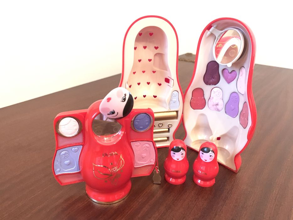 Boneca com maquilhagem64283009308418124