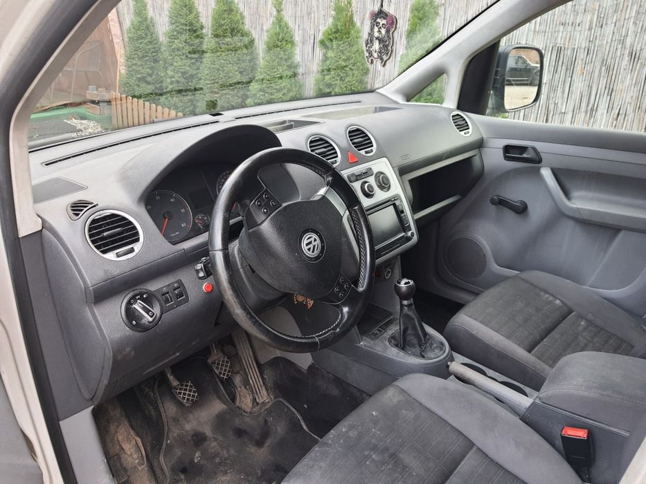 Wynajem pojazdu vw caddy bus Klima