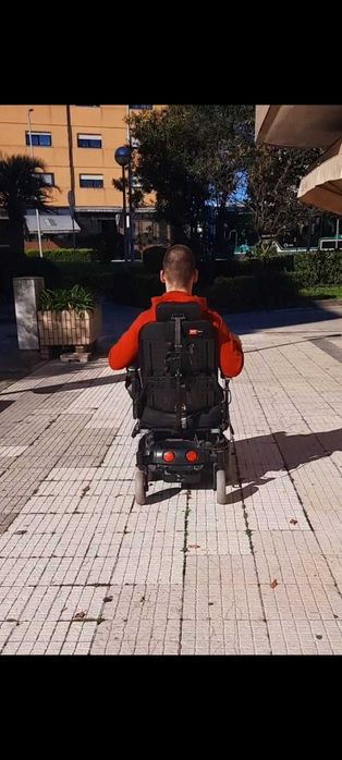 Cadeira de Rodas Elétrica