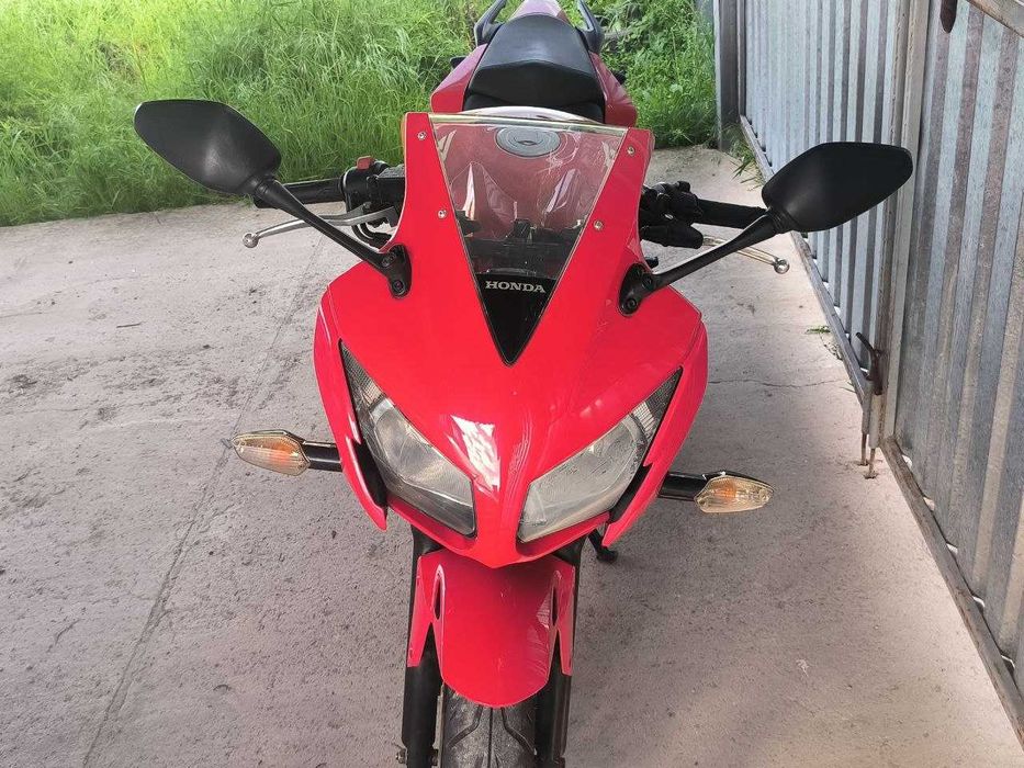 Мотоцикл Honda CBR 250R
