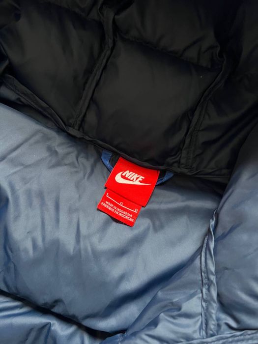 Пуховик nike розмир Л