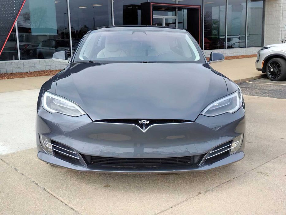 Tesla Model S 100D      2017