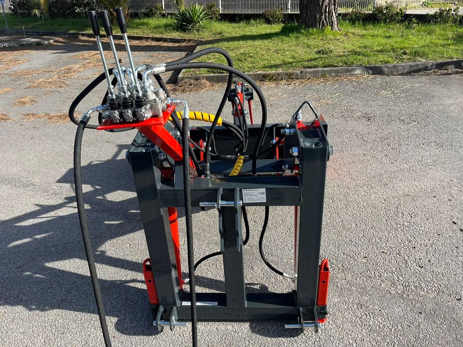 Carregador traseiro c/ Grifa p/ trator NOVO