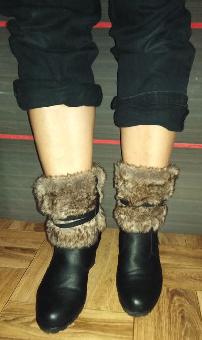 Kozaki 40 czarne na koturnie kożuszek