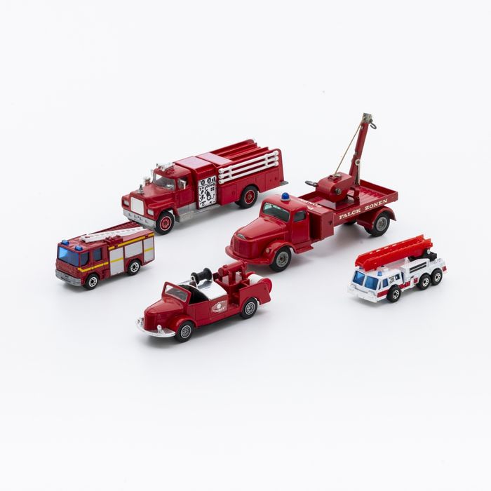 Brinquedos - Modelos - 5 Carros miniatura