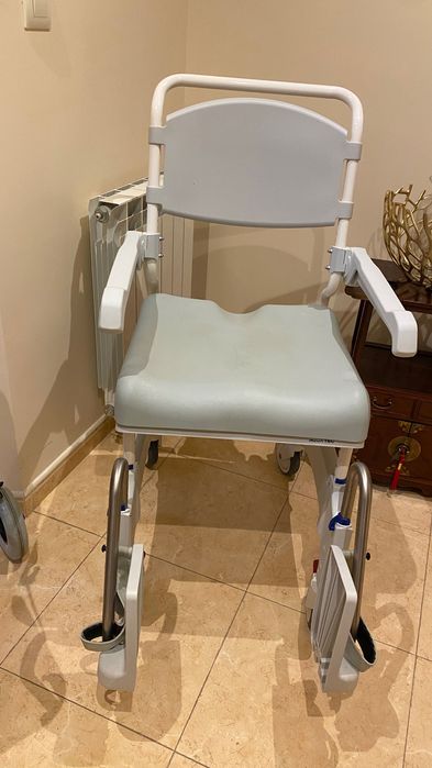 Cadeira de Banho e Higiene Aquatec Ocean (Profissional) - Como Nova