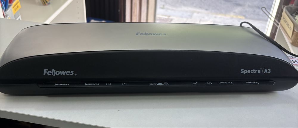Impressora Epson C-8100 , plastificafora e gullotina