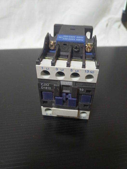 Пускатель (контактор) CJX2-D1810, 18А, 220В, 7,5 кВт