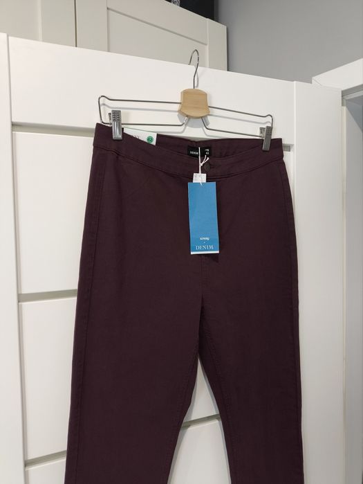 Jeansy damskie Sinsay śliwka/burgund rozmiar XL