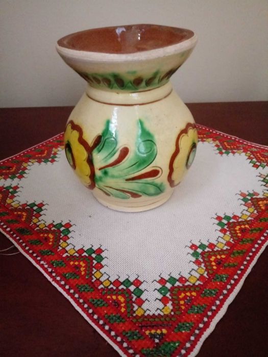 Вазочка гуцульської кераміки
