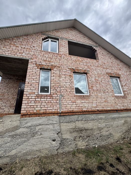 Продаж будинку в р-ні Роща ( верх)