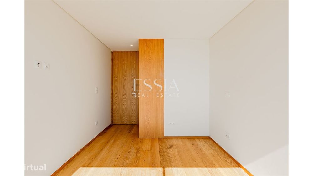 Apartamento T2 com Varanda e Garagem no Douro 39