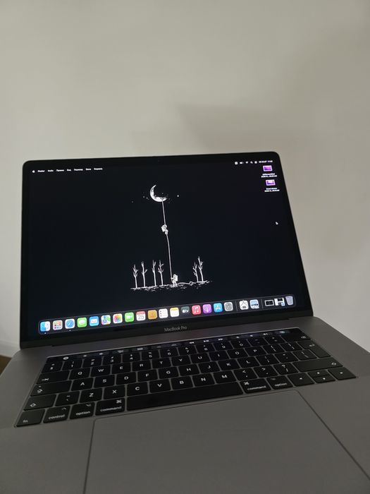 Apple MacBook Pro 15  A1707. 2016