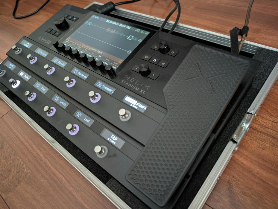 Line 6 Helix Stadium XL + Case Thomann