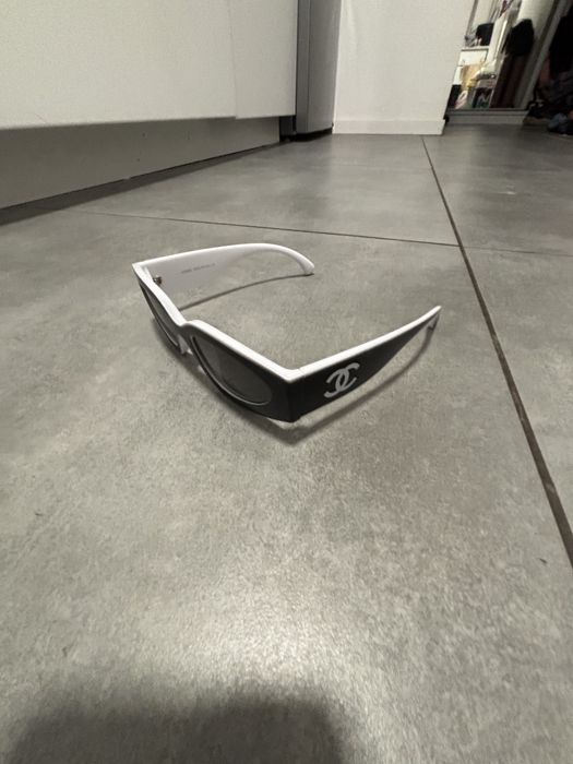 Okulary przeciwsłoneczne CHANEL