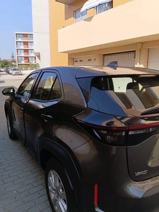 Toyota Yaris Cross Híbrido — 31.000 km / Garantia Toyota
