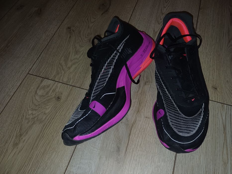 Продам кросівки чоловічі для бігу найк Nike 43