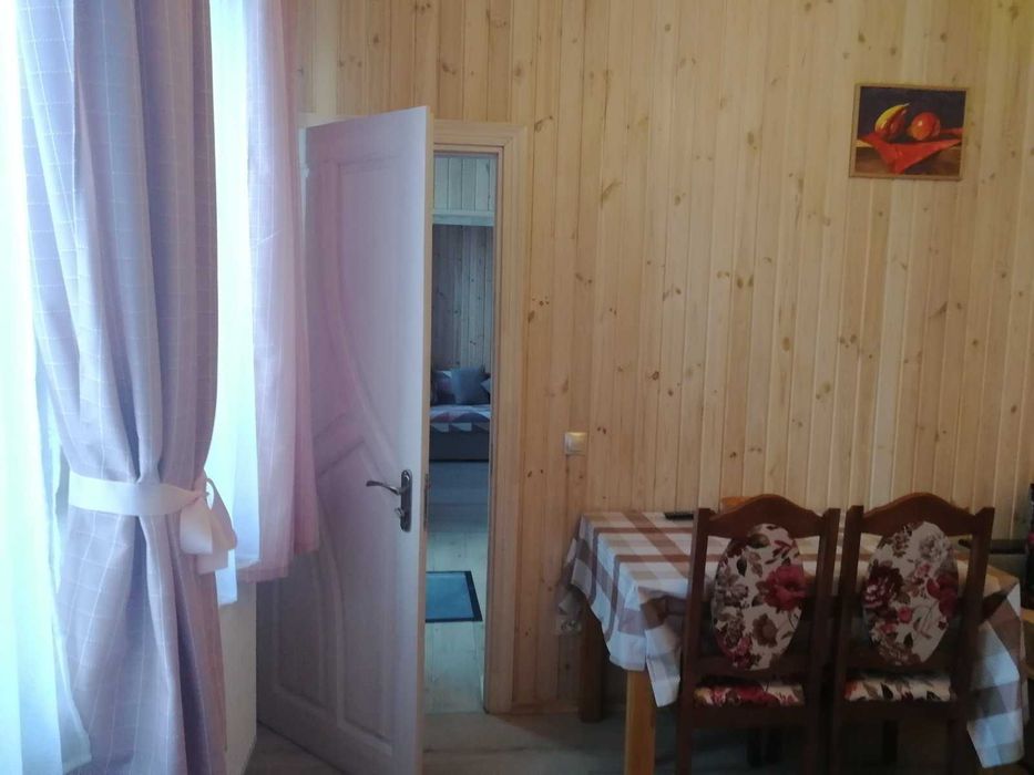 Частина будинку, ел/ен без вимкнень , своє закрите подвір"я