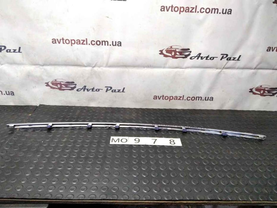 Toyota Lexus UX Молдинг хром решітки радіатора