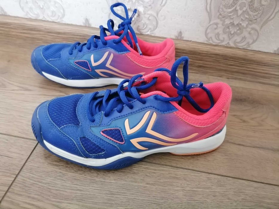 Кросівки 36,5 на ніжку 23,5 см,