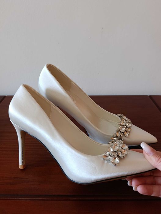 Sapatos de Noiva em Cetim tam. 38 Novos