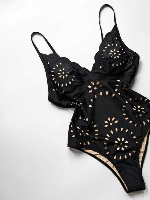 strój kąpielowy jednoczęściowy kostium wycięcia cut out ażurowy boho bikini y2k old money dziurkowany na podszewce pin up