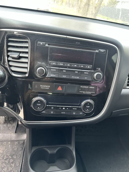 Mitsubishi  Outlander 4WD 2015 під ремонт КПП