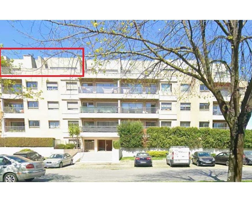 Apartamento Penthouse T4 Recuado - Possibilidade de Permuta (T2/T3)