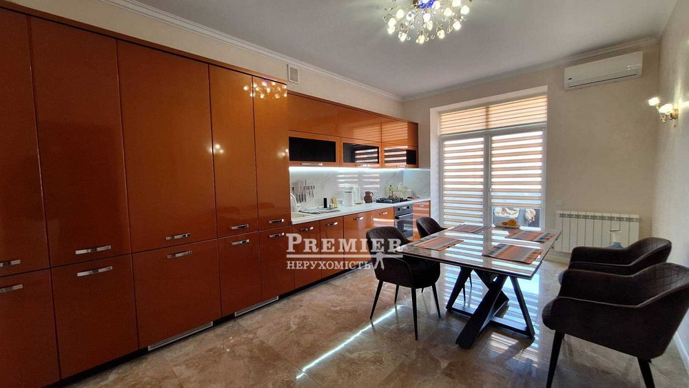 Продаж 3 кімн. з дизайнерським ремонтом