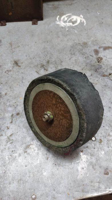 Круг войлочный с оправкой