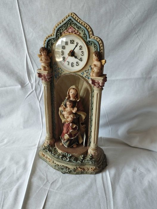 Relógio vintage de mesa decorativo e religioso em Marfinite Lda. de Portugal