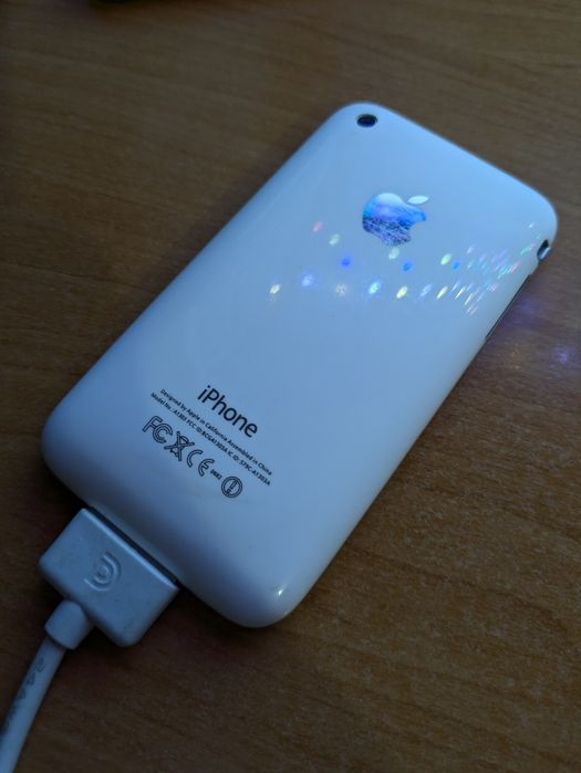 Продам iPhone 3GS