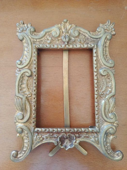 Moldura de Foto de Mesa Vintage em Latão Entalhado