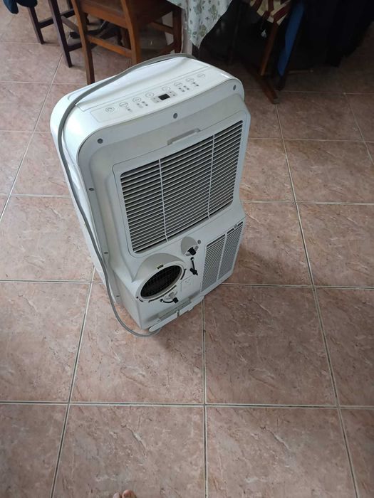 Ar Condicionado Portátil BECKEN BAC4255