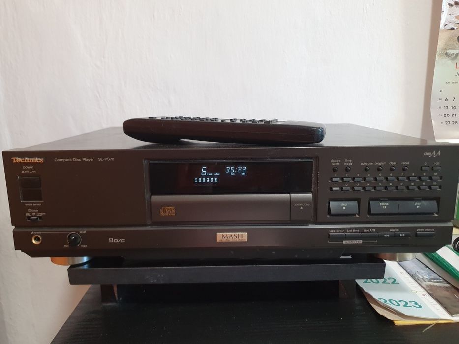 Technics -  Compact Disc Player SL-PS70