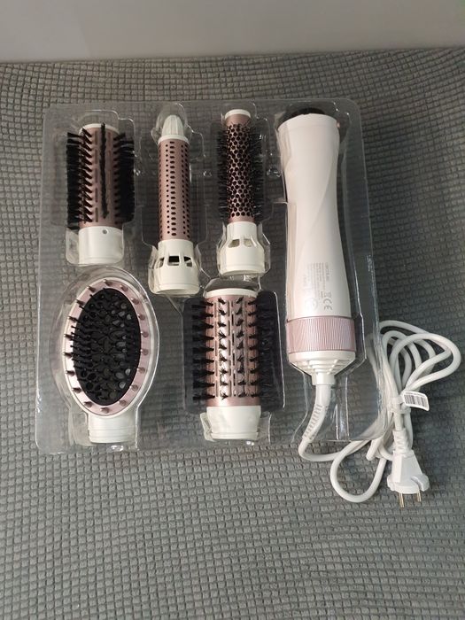Suszarko-lokówka marki Cecotec model Bamba CeramicCare 5in1 Pro Gyro.