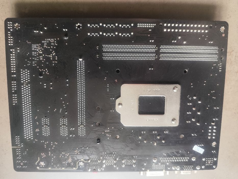 Продається материнська плата GIGABYT GA-B250 M-D3V