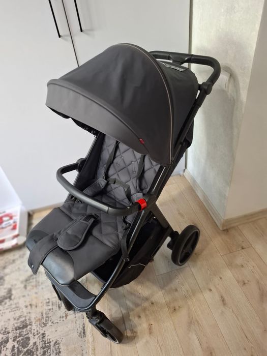 Продам дитячу коляску Carello Bravo