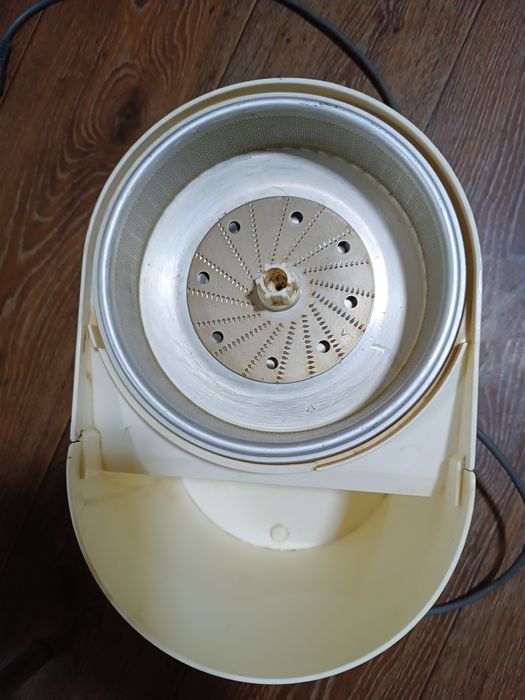 Електро соковыжималка