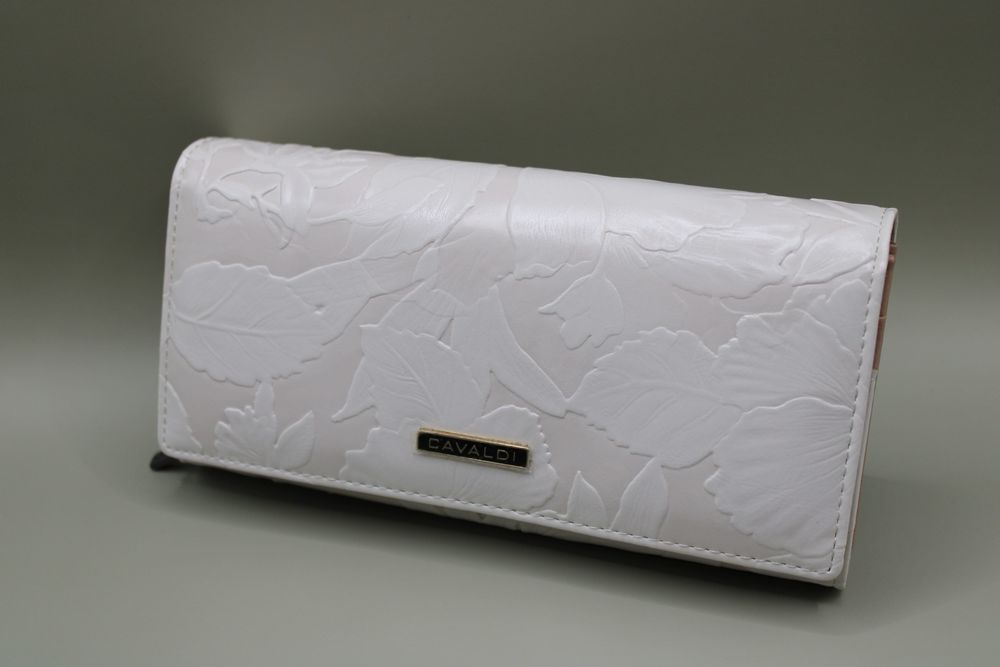 Portfel damski Cavaldi skóra naturalna i PU tłoczenia biały beżowytłoc