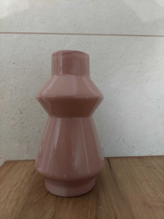 Rozowy pudrowy wazon