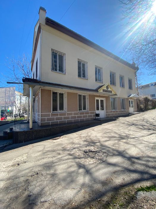 Здам в оренду перший поверх ( центр)