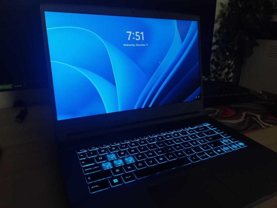 Portátil Gaming - MSI Thin B12UC