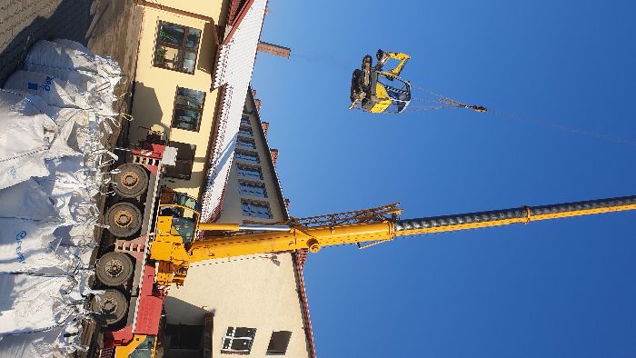 Prace ziemne, koparka, minikoparka,młot, wywrotka, kamień, kruszywa